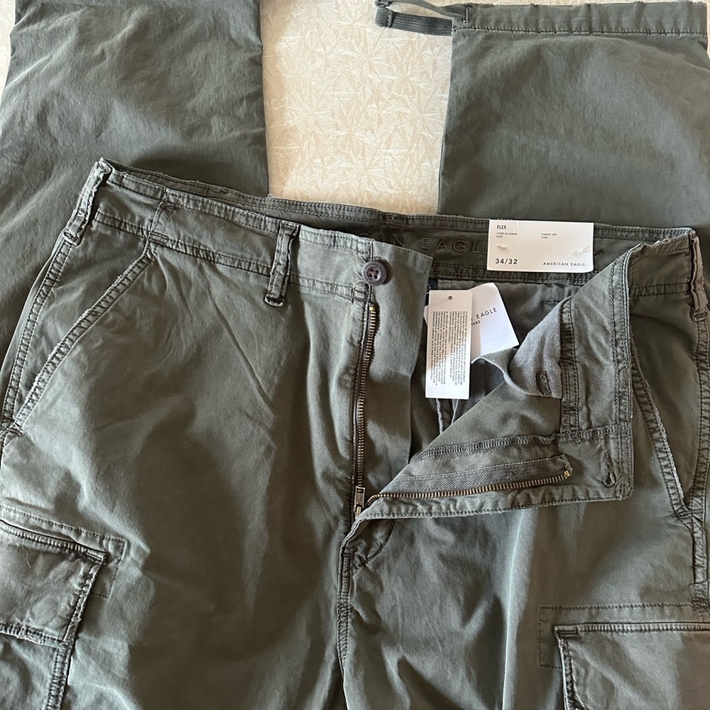 NWT American Eagle - Slim Lived-in flex cargo